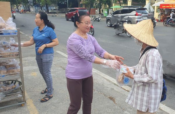 hinh202_banh20mi20thit20mien20phi hinh 2_banh mi thit mien phi.jpg (711 KB)
