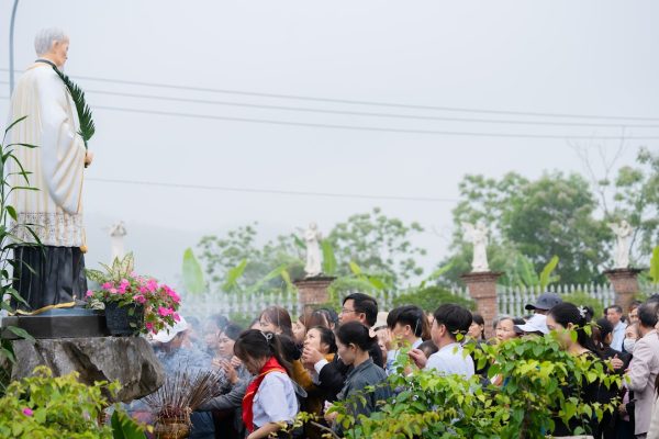 hanhhuonghtanhtinh.jpg (220 KB)