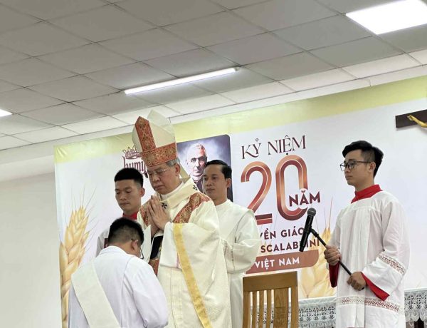 20nam11qq.jpg (181 KB)