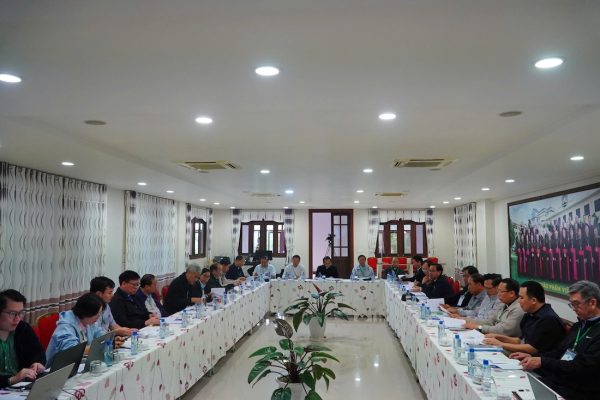 daihoiphattrienconnguoitoandien.jpg (240 KB)