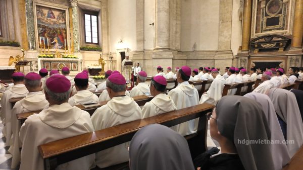 01-Le Vuong cung Duc Ba Ca.jpg (424 KB)