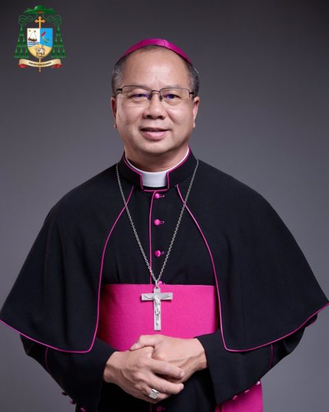 bishop_nguyen_quoc_hung_of_qui_nhon Bishop_Nguyen_Quoc_Hung_of_Qui_Nhon.jpg (146 KB)
