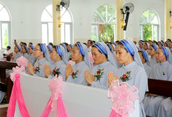 nhe1bbafng20ne1bbaf20tu20the1bbaba20sai20bc3a1c20c381i20chc3baa20kitc3b4 Những nữ tu Thừa Sai Bác Ái Chúa Kitô.jpg (111 KB)